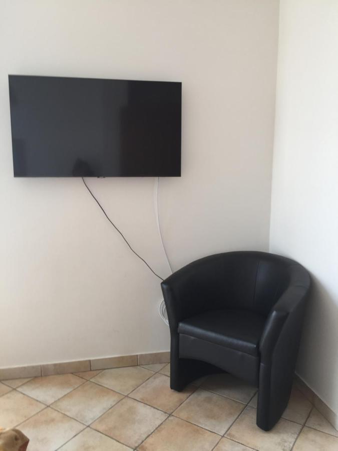 Vacation Home Lucija Slatina  Buitenkant foto