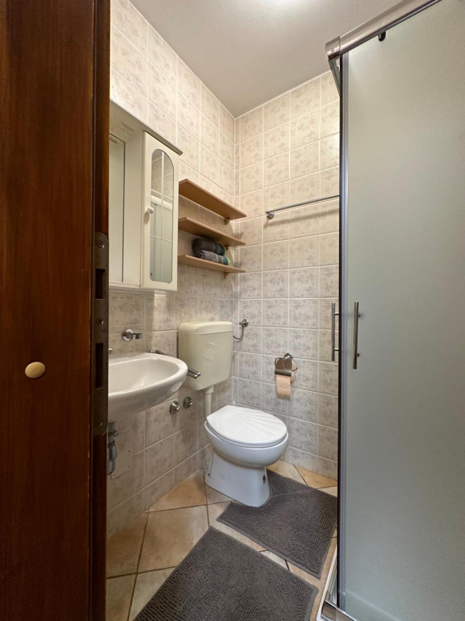 Vacation Home Lucija Slatina  Buitenkant foto
